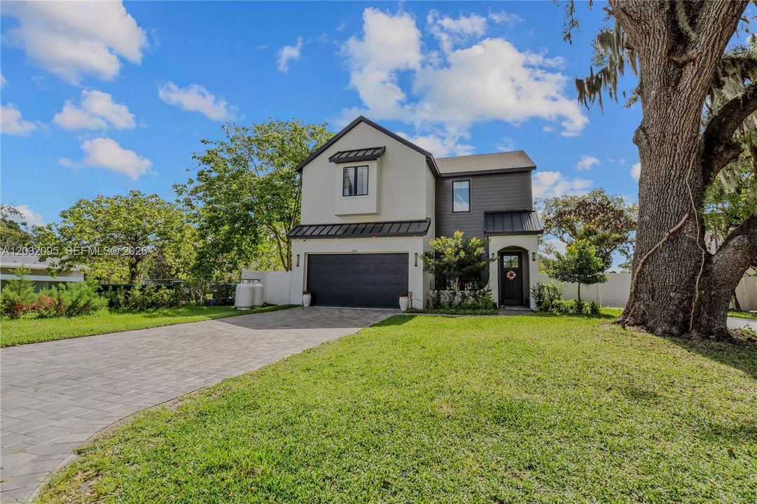 На продажу: $1,299,999 (5 спален, 3 ванн, 0 Квадратных фут)