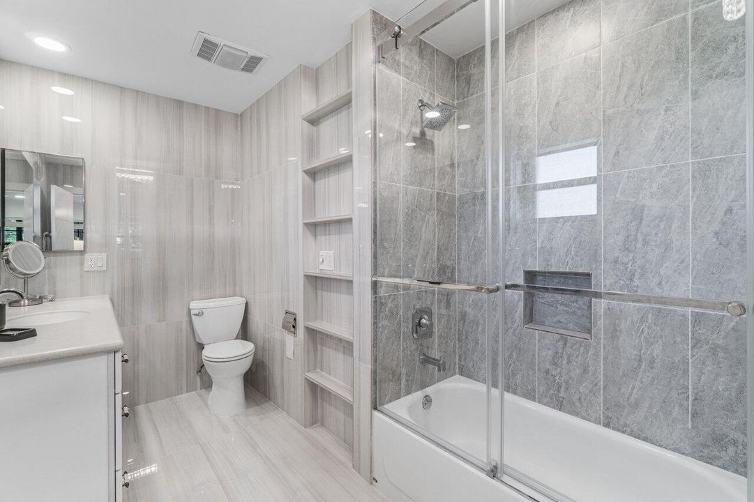 2nd Bathroom