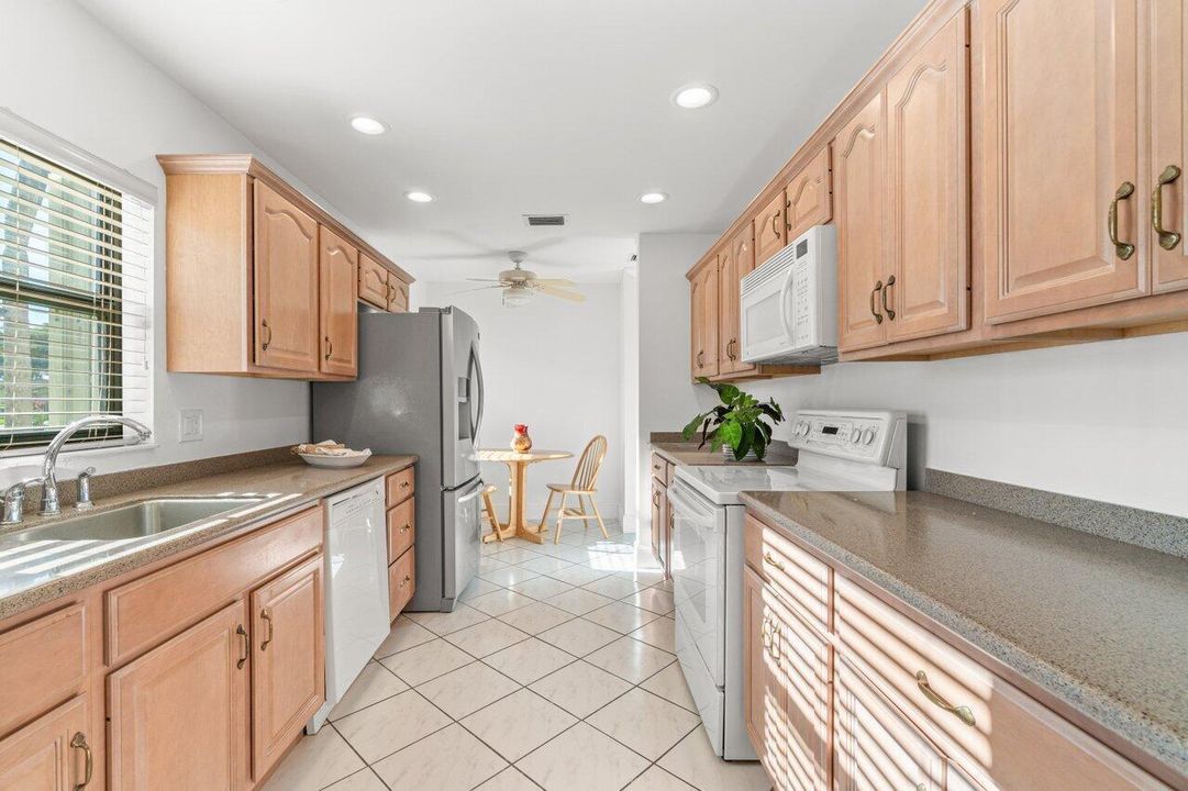 Eat-In Kitchen