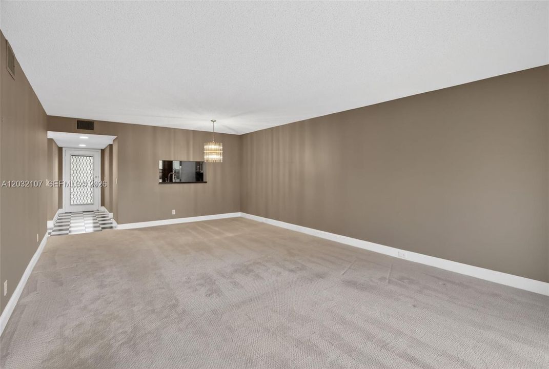 For Sale: $275,000 (2 beds, 2 baths, 1192 Square Feet)