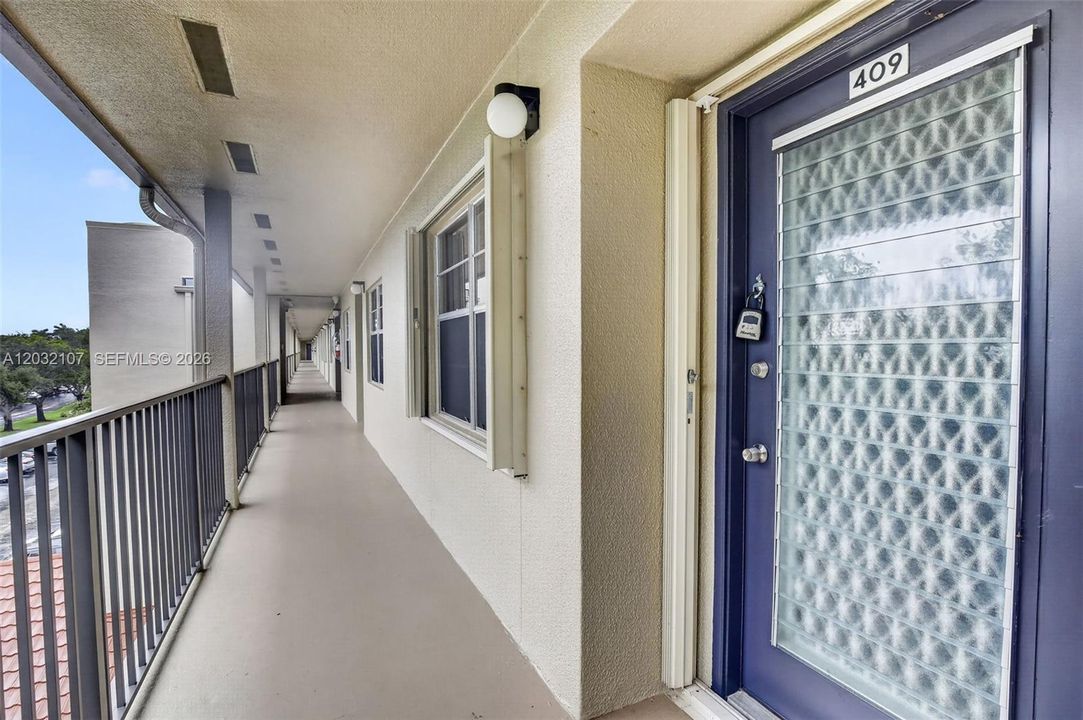 For Sale: $275,000 (2 beds, 2 baths, 1192 Square Feet)