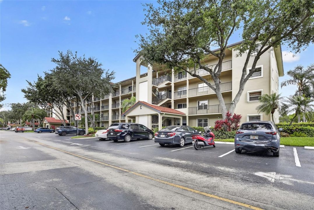 For Sale: $275,000 (2 beds, 2 baths, 1192 Square Feet)