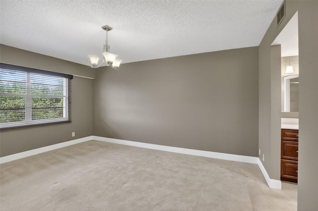 For Sale: $275,000 (2 beds, 2 baths, 1192 Square Feet)