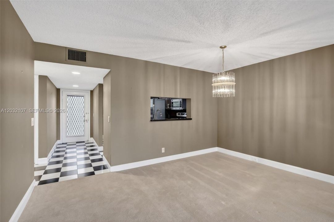 For Sale: $275,000 (2 beds, 2 baths, 1192 Square Feet)