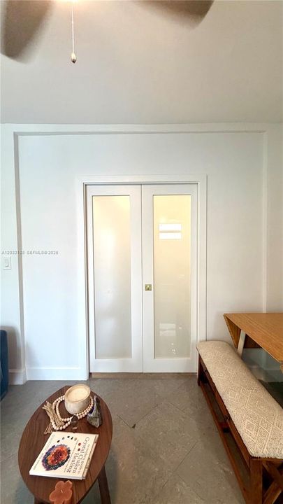 For Rent: $2,650 (0 beds, 1 baths, 430 Square Feet)