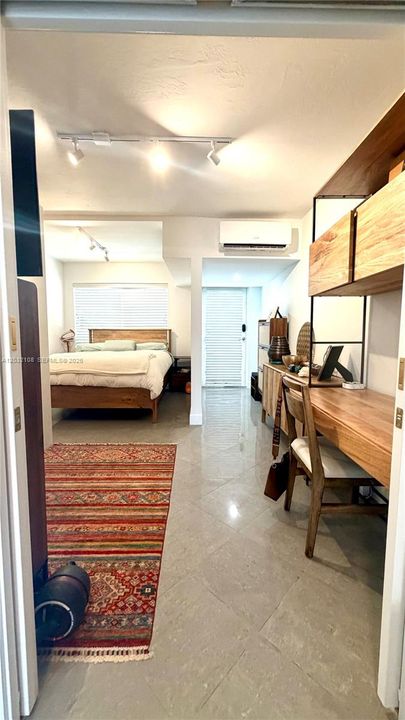 For Rent: $2,650 (0 beds, 1 baths, 430 Square Feet)