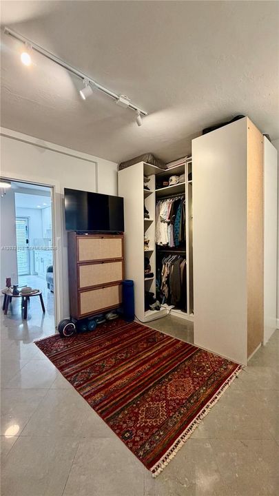 For Rent: $2,650 (0 beds, 1 baths, 430 Square Feet)