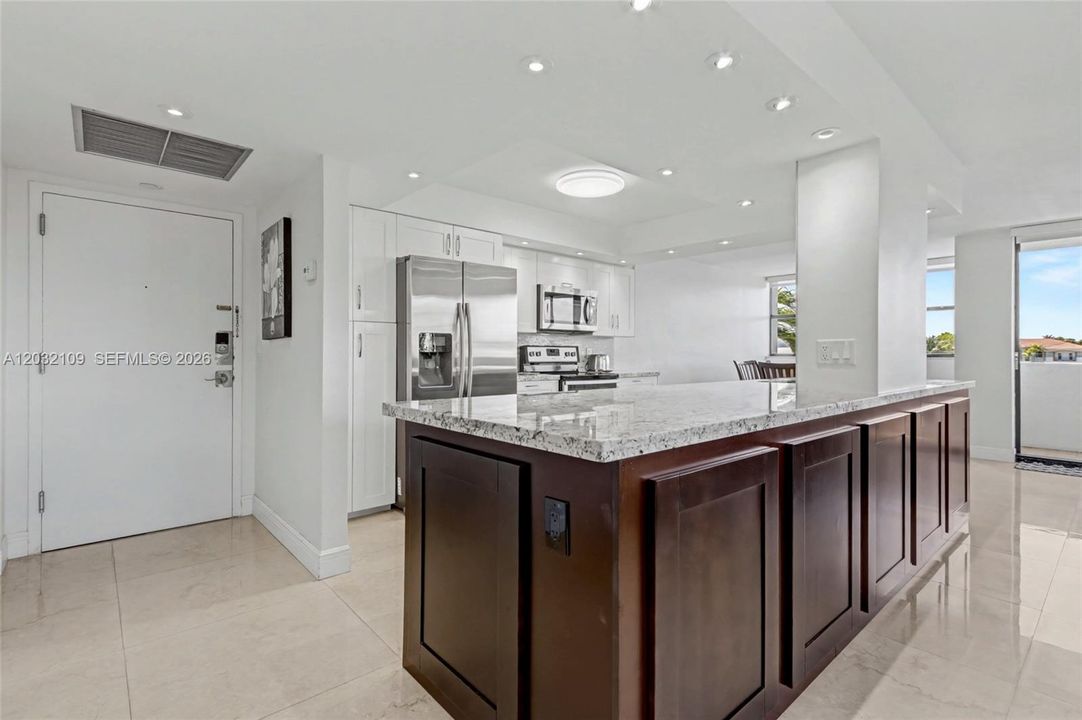 For Rent: $3,000 (2 beds, 2 baths, 1360 Square Feet)