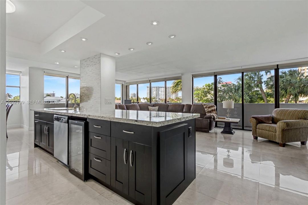 For Rent: $3,000 (2 beds, 2 baths, 1360 Square Feet)