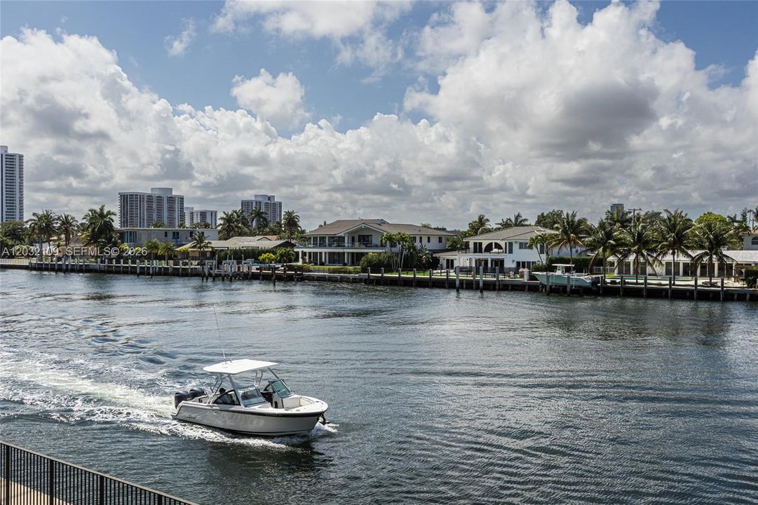 Direct Intracoastal View