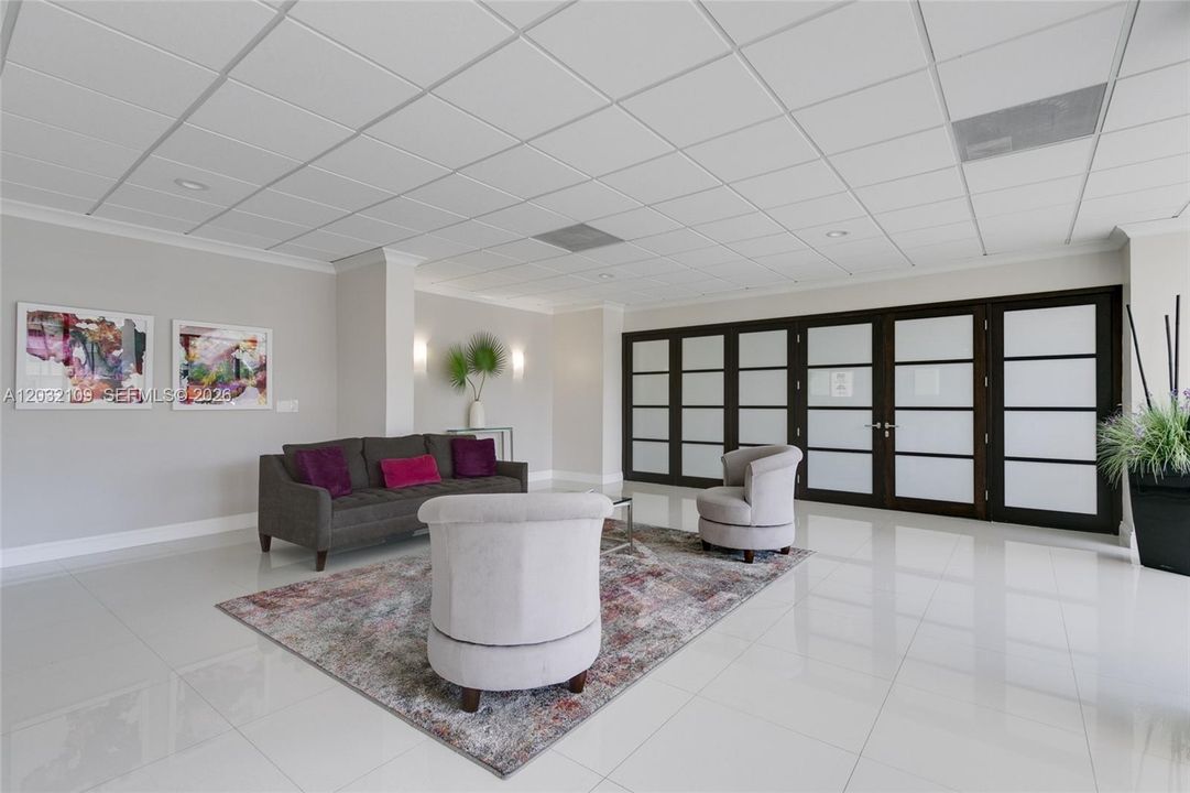 For Rent: $3,000 (2 beds, 2 baths, 1360 Square Feet)