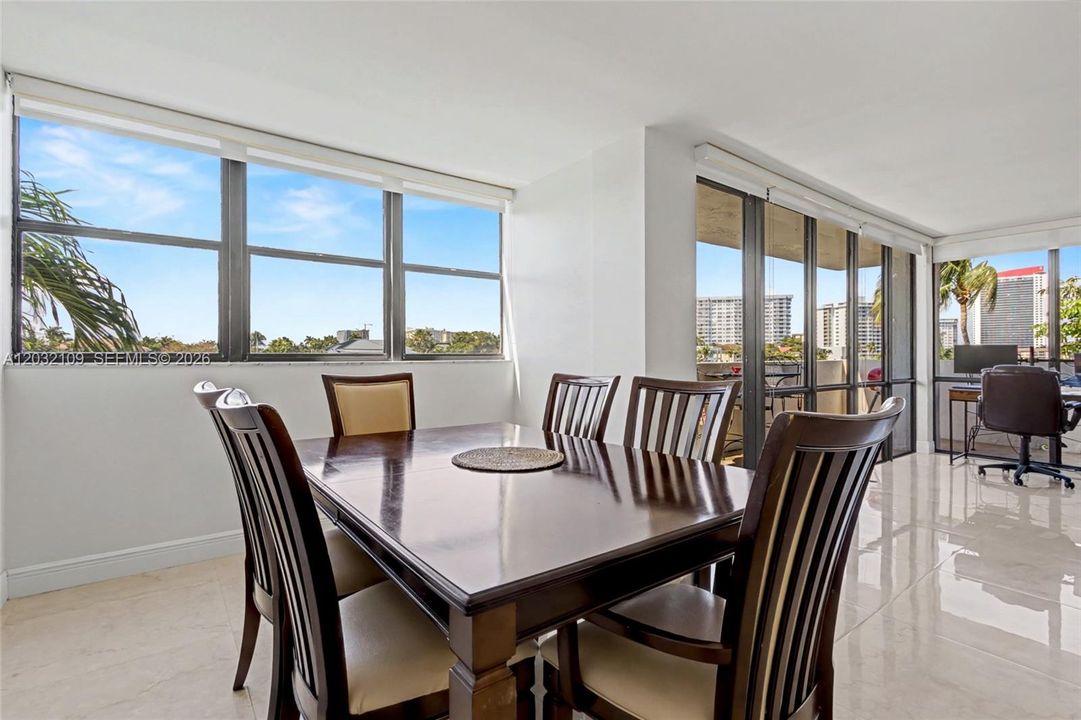 For Rent: $3,000 (2 beds, 2 baths, 1360 Square Feet)