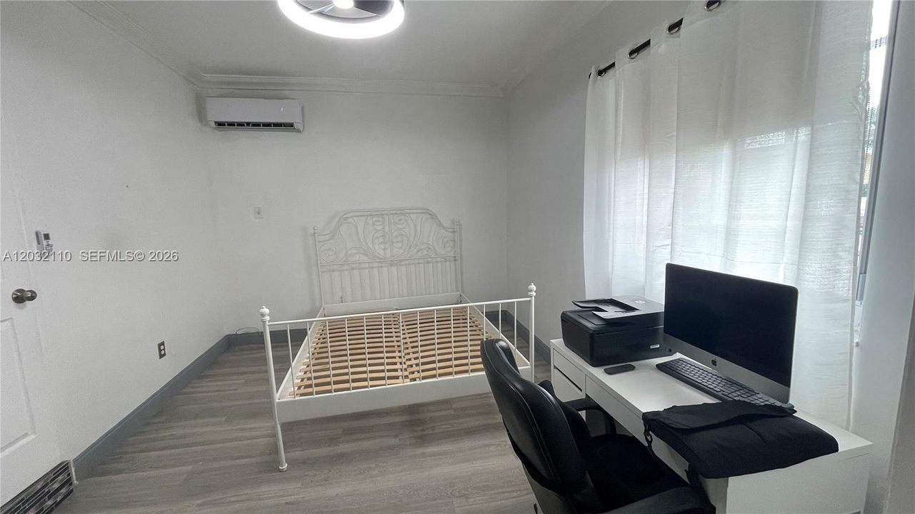 For Sale: $195,000 (2 beds, 1 baths, 715 Square Feet)