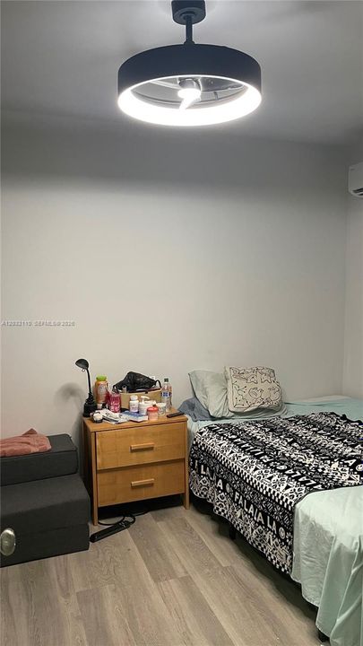 For Sale: $195,000 (2 beds, 1 baths, 715 Square Feet)