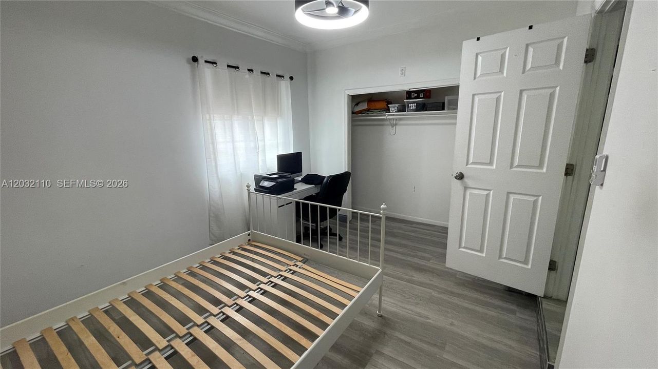 For Sale: $195,000 (2 beds, 1 baths, 715 Square Feet)