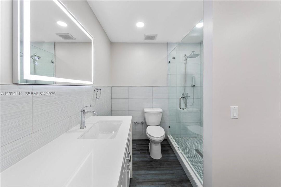 For Rent: $8,750 (5 beds, 4 baths, 3696 Square Feet)