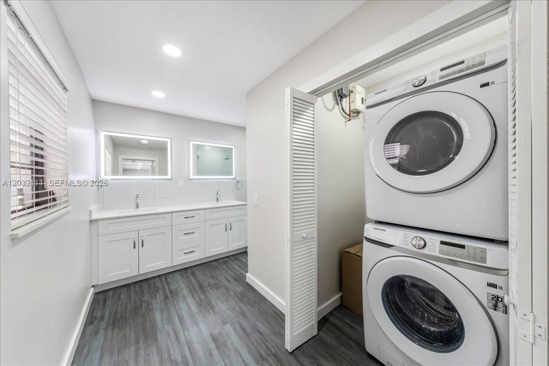 For Rent: $8,750 (5 beds, 4 baths, 3696 Square Feet)