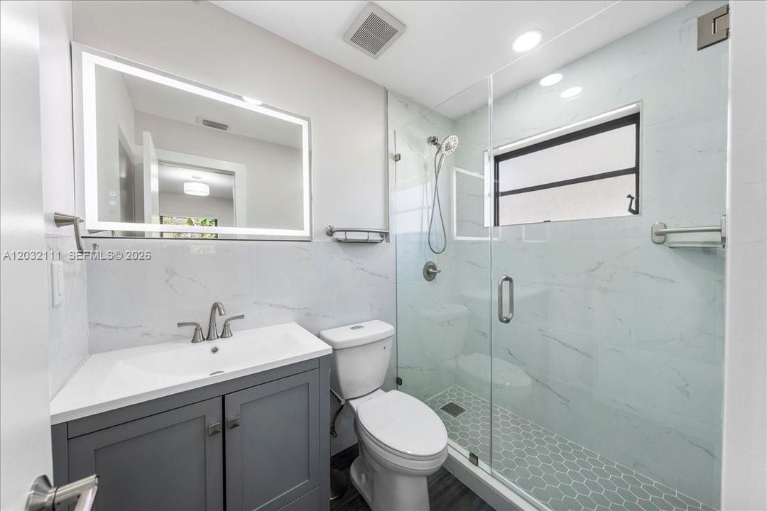 For Rent: $8,750 (5 beds, 4 baths, 3696 Square Feet)