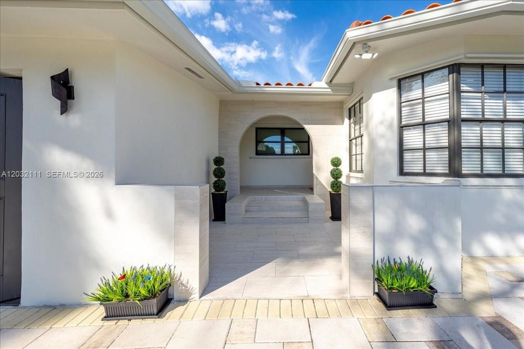 For Rent: $8,750 (5 beds, 4 baths, 3696 Square Feet)