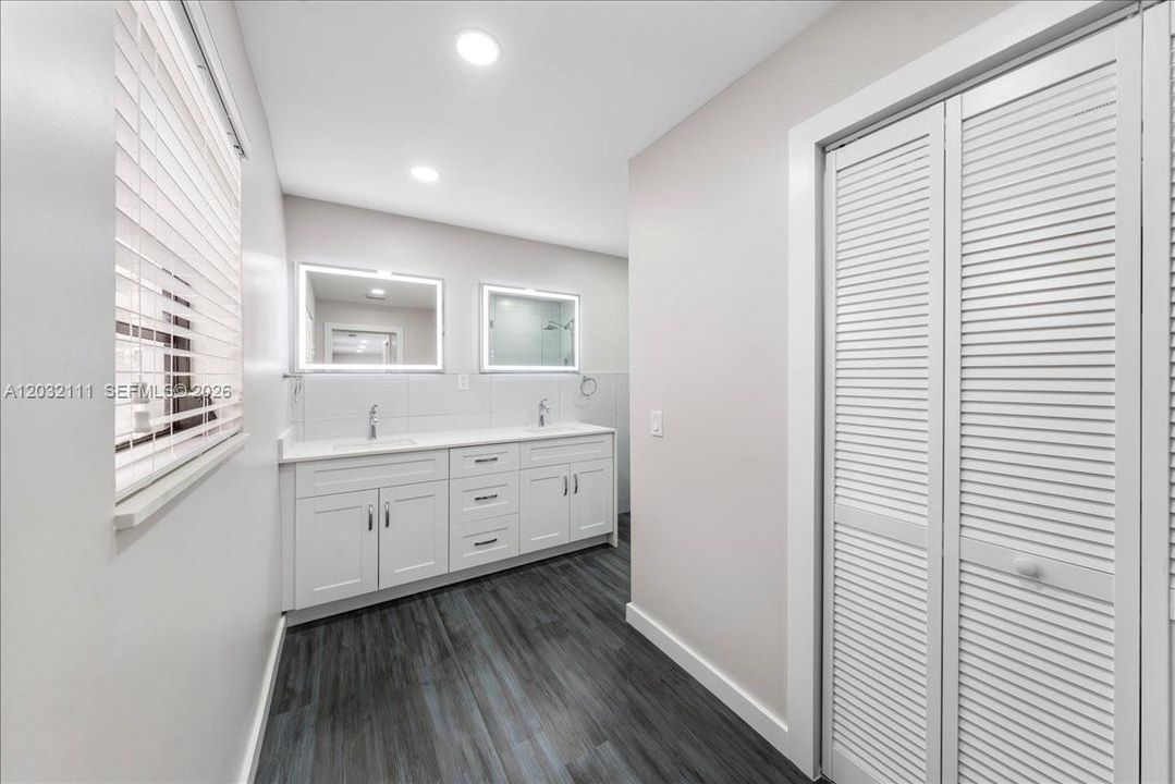 For Rent: $8,750 (5 beds, 4 baths, 3696 Square Feet)
