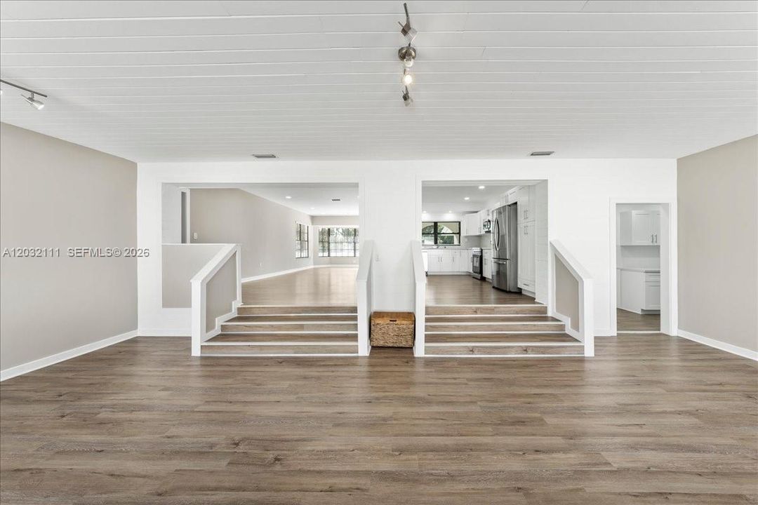 For Rent: $8,750 (5 beds, 4 baths, 3696 Square Feet)