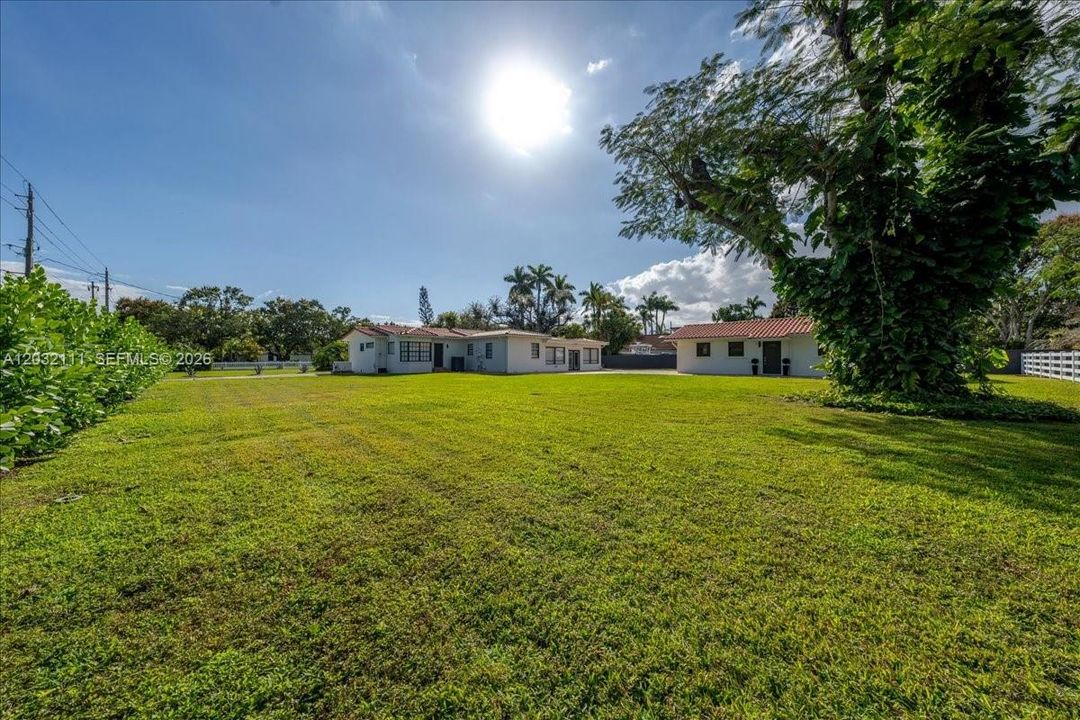 For Rent: $8,750 (5 beds, 4 baths, 3696 Square Feet)