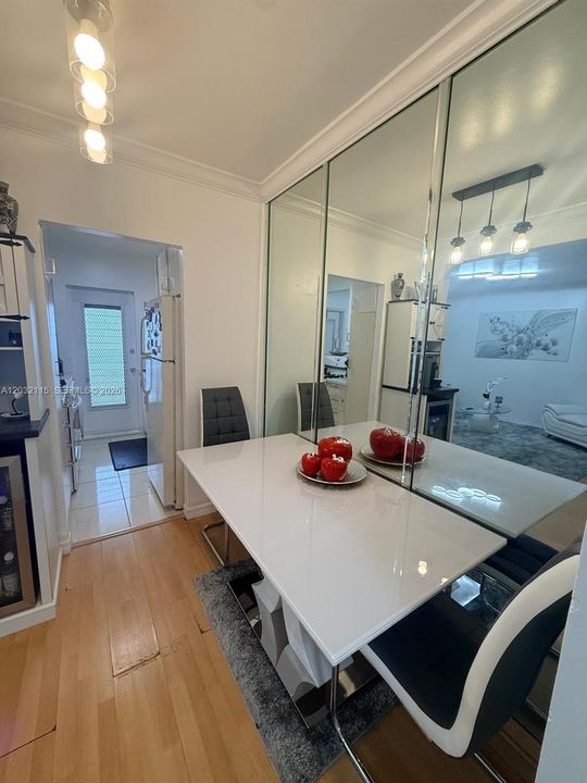 For Rent: $1,825 (1 beds, 1 baths, 564 Square Feet)