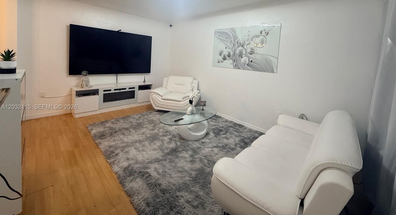 For Rent: $1,825 (1 beds, 1 baths, 564 Square Feet)