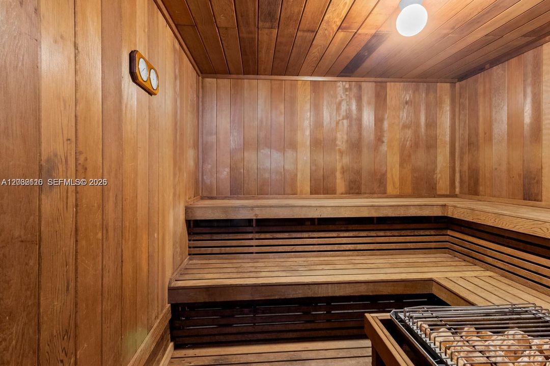 For Rent: $6,000 (2 beds, 2 baths, 1747 Square Feet)