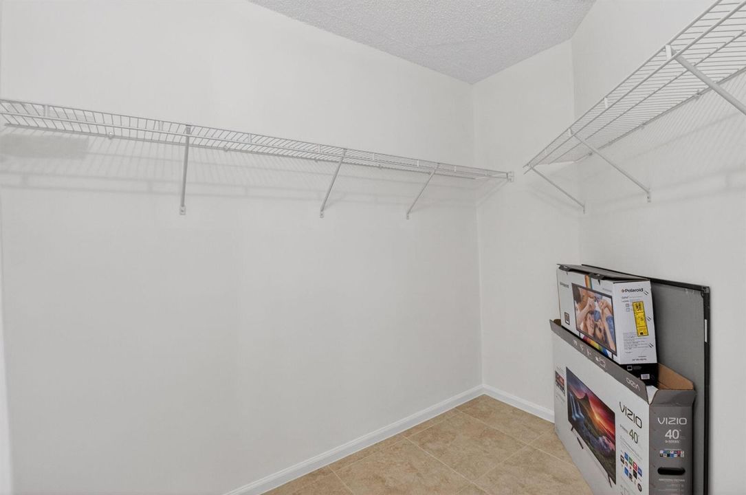 BR 1 & 2 w/ Walk-In Closets