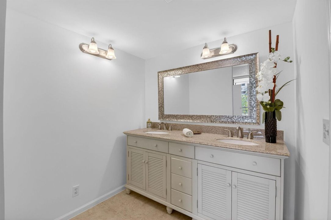 555 Banyan Tree Lane Bath 2