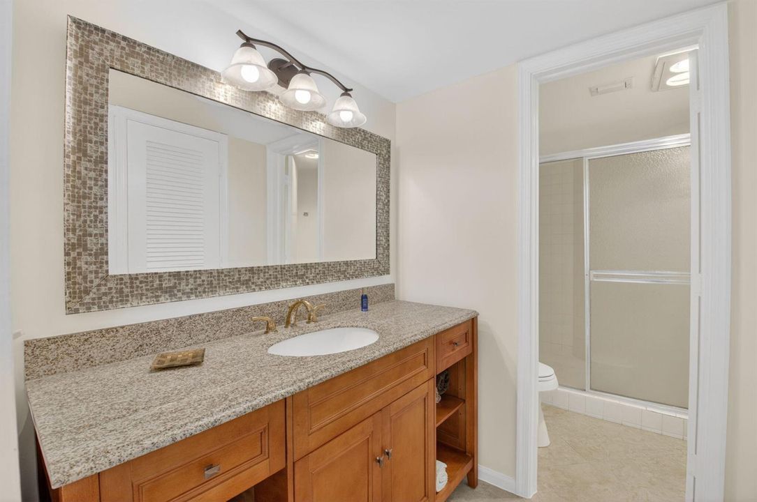 555 Banyan Tree Primary Bath