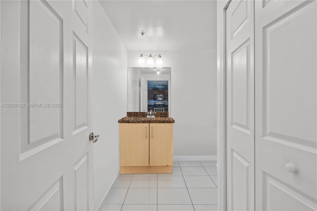 For Rent: $2,800 (1 beds, 1 baths, 790 Square Feet)