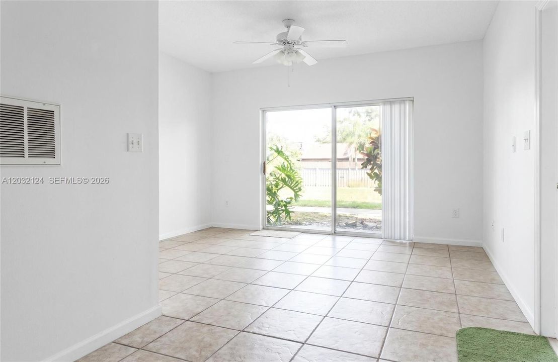 For Rent: $1,900 (1 beds, 1 baths, 628 Square Feet)