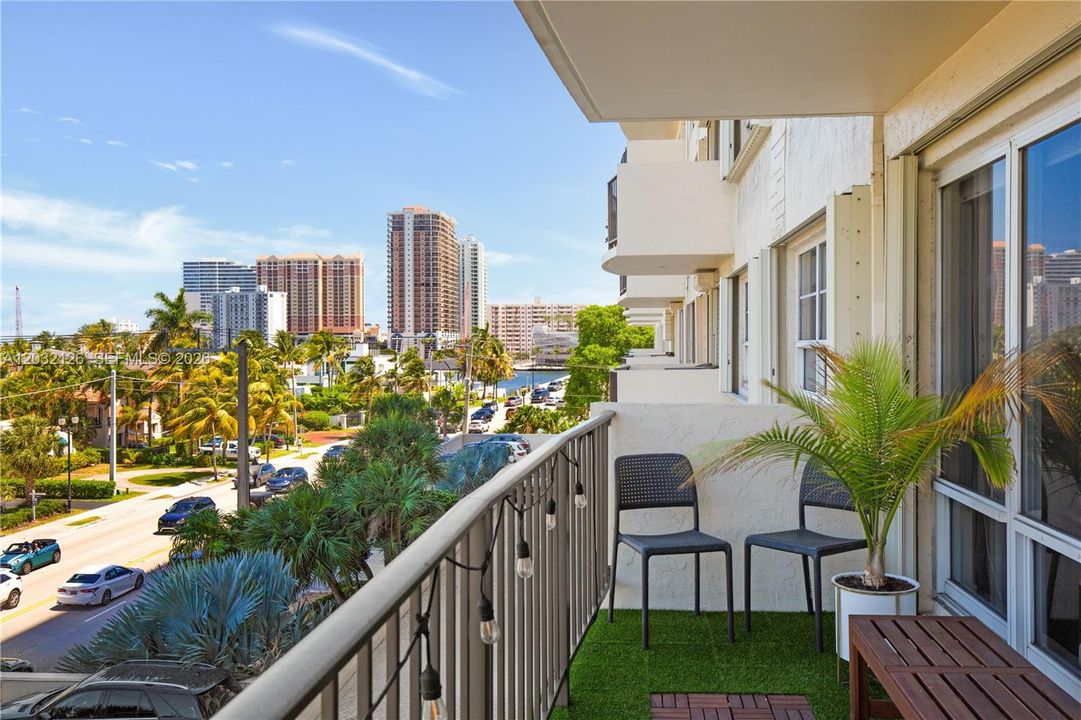 For Sale: $524,995 (3 beds, 2 baths, 1706 Square Feet)