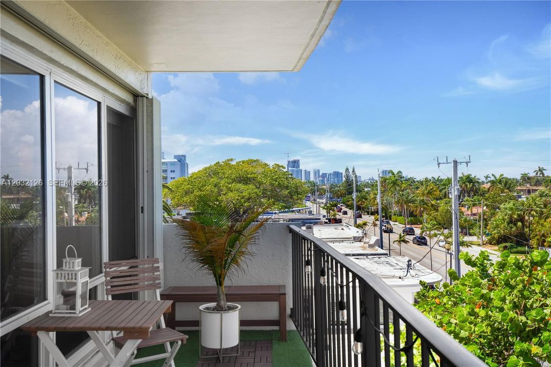 For Sale: $524,995 (3 beds, 2 baths, 1706 Square Feet)