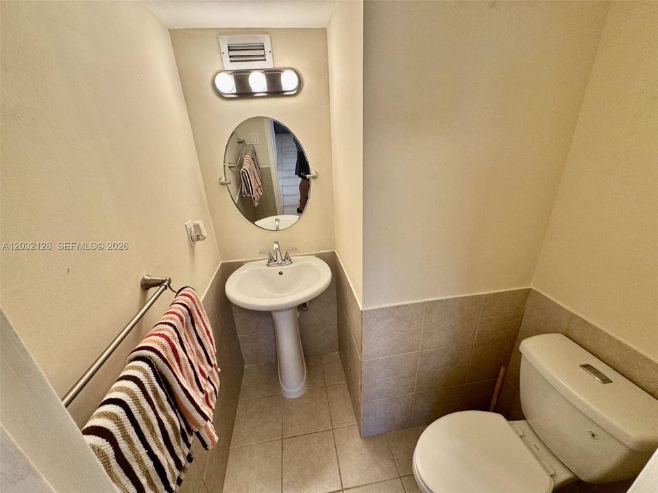 1/2 BATH