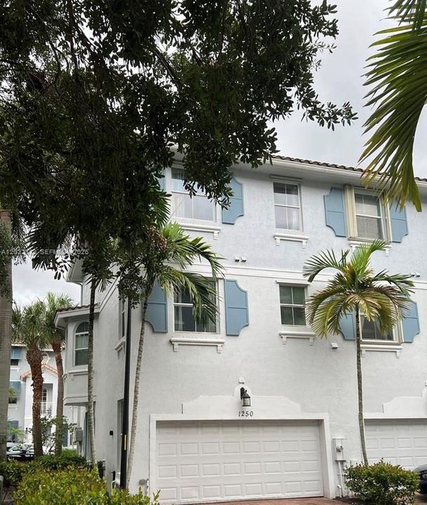For Sale: $429,000 (4 beds, 2 baths, 1904 Square Feet)