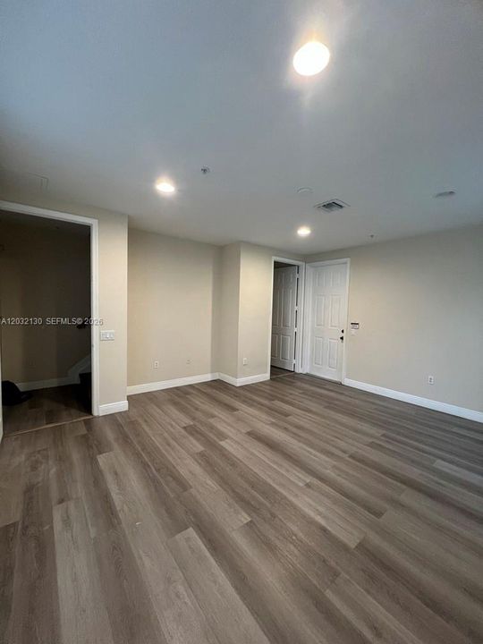 For Sale: $429,000 (4 beds, 2 baths, 1904 Square Feet)