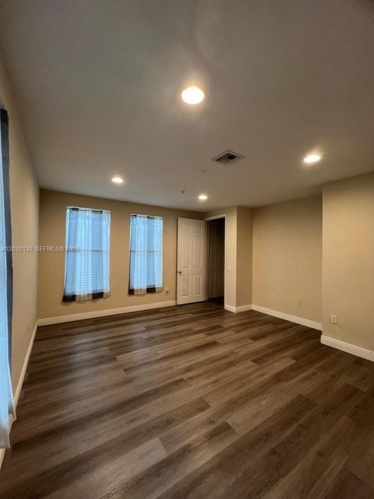 For Sale: $429,000 (4 beds, 2 baths, 1904 Square Feet)