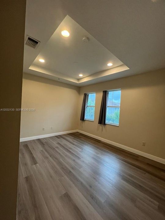 For Sale: $429,000 (4 beds, 2 baths, 1904 Square Feet)