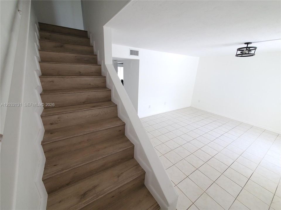 For Rent: $3,295 (3 beds, 2 baths, 1630 Square Feet)