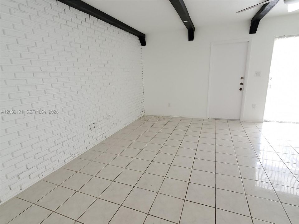 For Rent: $3,295 (3 beds, 2 baths, 1630 Square Feet)
