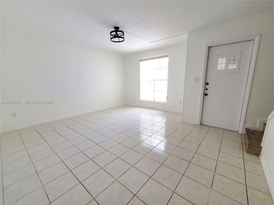 For Rent: $3,295 (3 beds, 2 baths, 1630 Square Feet)