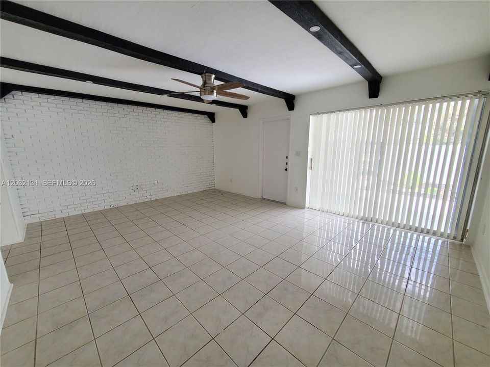 For Rent: $3,295 (3 beds, 2 baths, 1630 Square Feet)