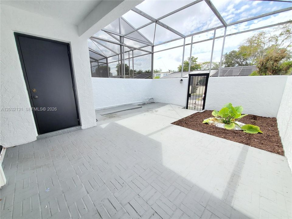 For Rent: $3,295 (3 beds, 2 baths, 1630 Square Feet)