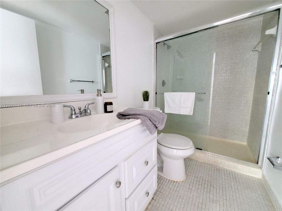 For Rent: $3,295 (3 beds, 2 baths, 1630 Square Feet)