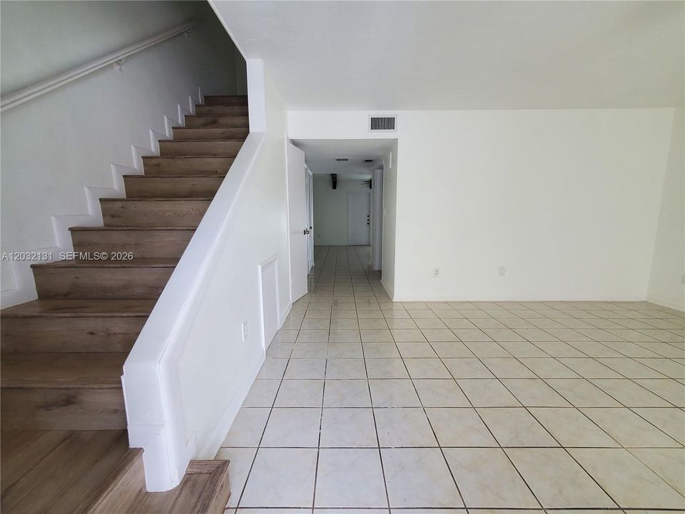 For Rent: $3,295 (3 beds, 2 baths, 1630 Square Feet)