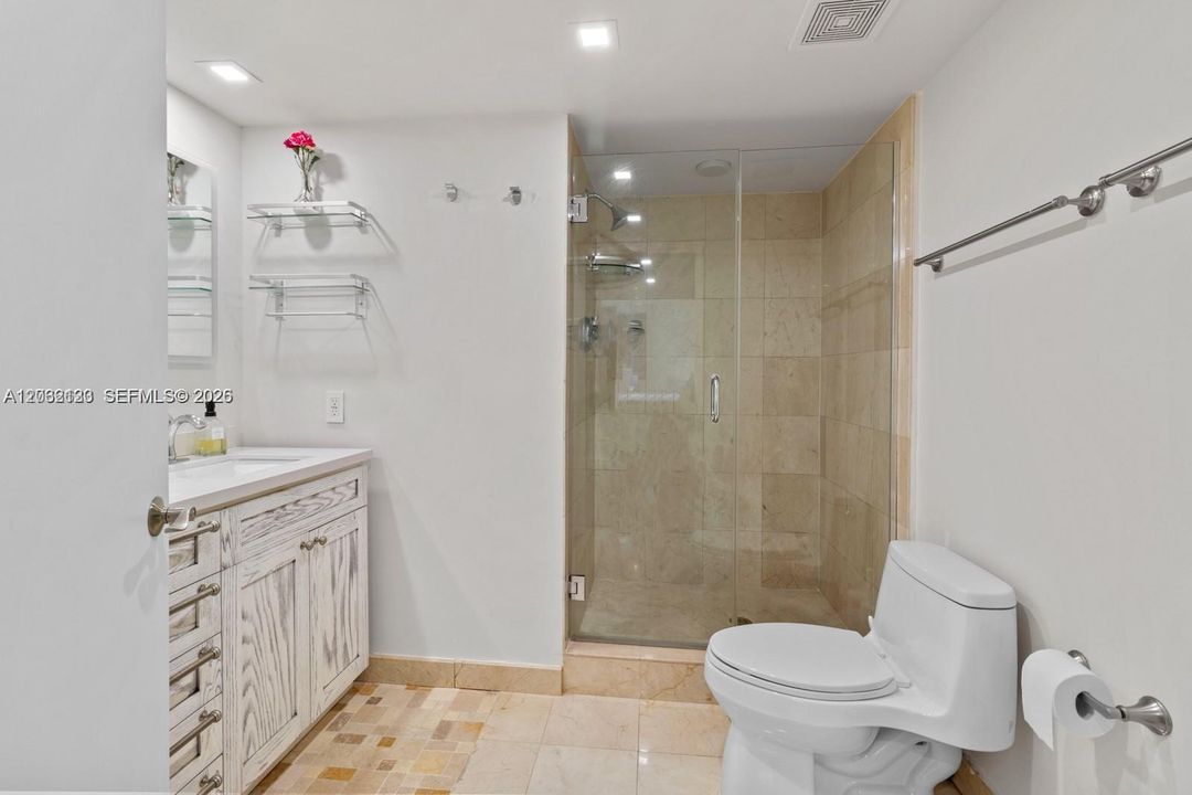 For Sale: $1,100,000 (2 beds, 2 baths, 1747 Square Feet)