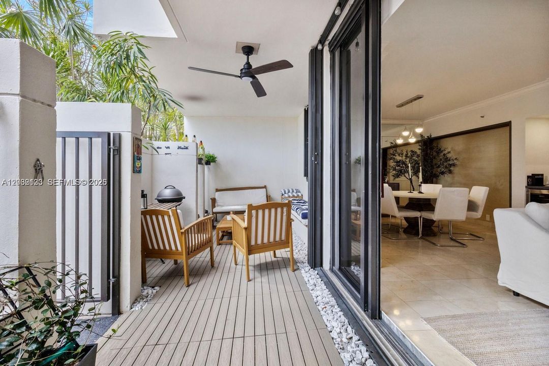 For Sale: $1,100,000 (2 beds, 2 baths, 1747 Square Feet)